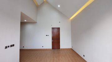 Gambar 1 Dijual cepat Rumah baru mewah bagus banget lokasi bagus dan  strategis. Row jalan lebar