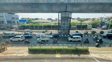 Gambar 1 Gedung Hoek Pinggir Jalan Fatmawati Jakarta Selatan Selangkah Ke Stasiun Mrt