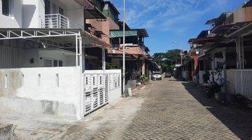 Gambar 1 Rumah 2,5 Lantai di J City