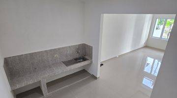 Gambar 4 Rumah Bagus Unfurnished SHM di Kota Wisata, Jakarta Timur