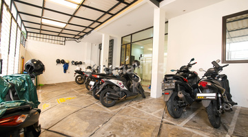 garasi/carport kost palmerah binus abdi syahdan
