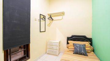 kamar tidur kost pulomas stariez termasuk listrik