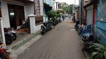 Gambar 1 Rumah di Jalan Jembatan Baru Dekat Unpas Lengkong, Bandung