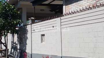 tampak depan rumah 2 lantai sudah renovasi