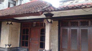 tampak depan rumah di jl gatot subroto