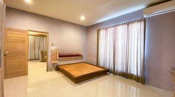 Gambar 3 Rumah Semi Furnished di Renon, Denpasar Garasi 2 Mobil