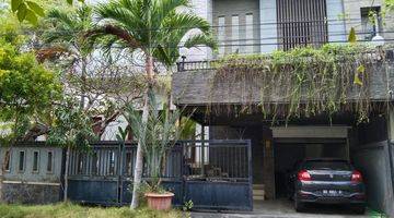 Gambar 1 Rumah 2 Lantai Bagus Semi Furnished SHM di Sunset Road , Denpasar