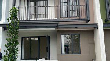 Gambar 1 Rumah 2 Lantai di Strozzi Symponia Summarecon Gading Serpong