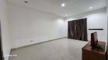 Gambar 2 Rumah 3 Lt Cluster Onyx Bagus Siap Huni  Dijual Cepat Dan Murah  3 Lantai