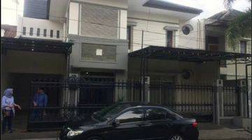 tampak depan rumah strategis siap huni di