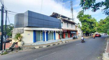 Gambar 4 Rumah, A big house with shophouse in business area in Sudirman, Denpasar, Bali