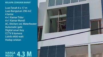 Gambar 1 Rumah Modern Minimalis 4LT 4 BR Attic Kelapa Gading Jakarta Utara