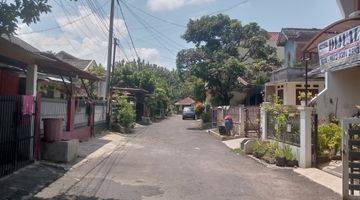 Gambar 4 Rumah 2 Lantai Komplek Taman Cileunyi