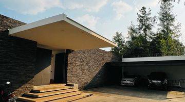 tampak depan rumah good area,strategis dan ruangan