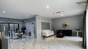 ruang tamu rumah siap huni full furnished.sangat