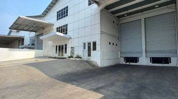 Gambar 5 Gudang Loading Dock Ada Kantor Di Delta Silicon 6 Lippo Cikarang