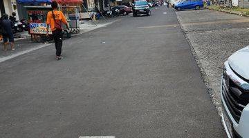 Gambar 2 Ruko Gandeng 2 di Boulevard Gading Serpong Dengan Row Jalan 2 Jalur Dgn Traffic 24 Jam