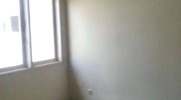 kamar tidur rumah 2 lantai baru dekat