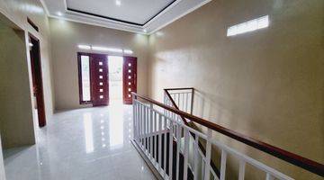 foto lainnya rumah baru 2 lantai di