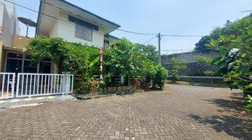 Gambar 3 Rumah bagus, 2 lantai, lokasi dalam Cluster keamanan 24 jam di Bintaro