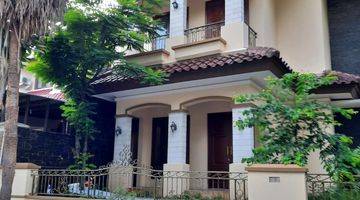 tampak depan  rumah dijual luas dan nyaman