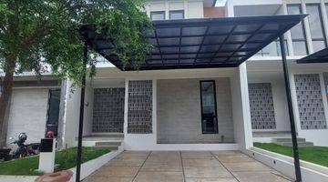 tampak depan rumah baru 2 lantai shm