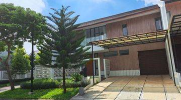 tampak depan rumah bagus 2 lantai cluster