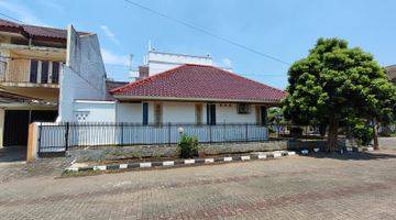 tampak depan rumah hook semi furnished cluster