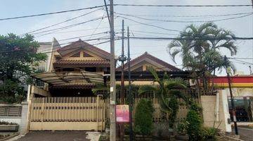 Gambar 5 Rumah Bagus 2lt Pinggir Jalan Daerah Stategis Harga Murah Cocok Invest