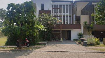 tampak depan rumah cantik rapih dan nyaman
