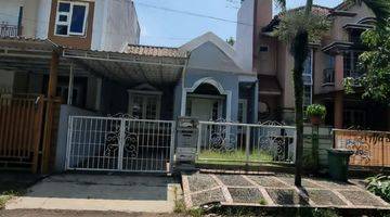 tampak depan rumah rapih golden vienna bsd
