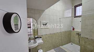 kamar mandi dijual rumah cantik apik di