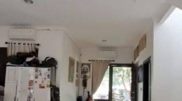 ruang tamu rumah bagus di laverde residences