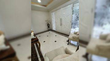 Gambar 1 Rumah 3 Lantai Sudah Renovasi Furnished SHM di Golf Lake Cengkareng, Jakarta Barat