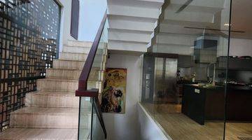 Gambar 5 Rumah 3 Lantai Bagus Semi Furnished SHM di Pondok Indah, Jakarta Selatan