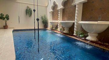 kolam renang rumah 2 lantai bagus semi