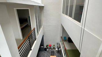 foto lainnya rumah 3 lantai sudah renovasi