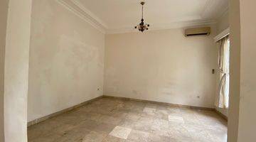 Gambar 2  Rumah Semi Furnished Butuh Renovasi di Taman Lebak Bulus , Lebak Bulus