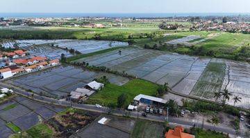 Gambar 4 Tanah:2000 M2(20 are ) super langka siap Bangun Di jalan utama pantai Seseh Munggu Bali 