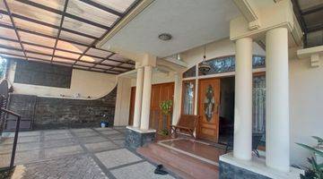 Gambar 4 Rumah Mewah Komplek Mutiara Kota Cimahi