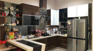 Gambar 2 Dijual Rumah hoek 2 lantai Cantik siap huni nyaman harga nego