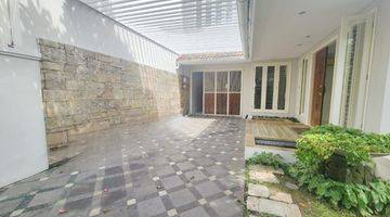 Gambar 2 Rumah Tropikal 4 Kamar Di Simprug Unfurnished