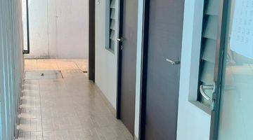 Gambar 1 Rumah Modern 4 Kamar Di Kebayoran Baru Unfurnished