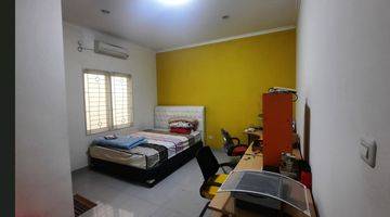 Gambar 3 Rumah Cantik, Modern Minimalis, 3 Lantai, Nyaman, Tomang, Jakarta Barat