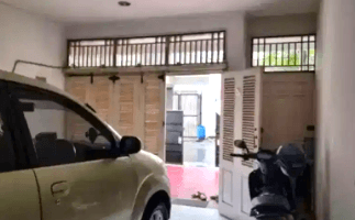 Gambar 5 Rumah Tanjung Duren. 2.5 Lantai. 7x15. Jalan Lebar 3 Mobil. Siap Huni