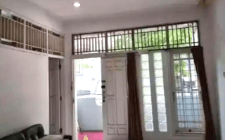 Gambar 4 Rumah Tanjung Duren. 2.5 Lantai. 7x15. Jalan Lebar 3 Mobil. Siap Huni