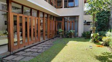 Gambar 4 Rumah Lux di Dago Bandung