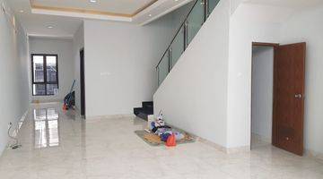 Gambar 2 Jual Cepat rumah Taman Ratu..lux.bgs.wow Dptkan Segera