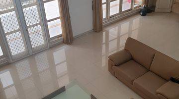 Gambar 4 Disewakan Rumah 2 Lantai Bagus Furnished Puri Galaxy Palm Court 