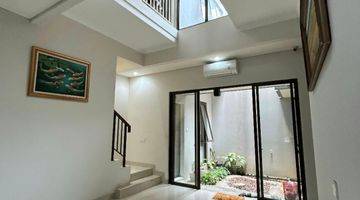 Gambar 5 Rumah 2 Lantai Bagus Shm Hadap Selatan Bsd City Prestigia The Eminent Siap Huni Dengan Attic (173l)